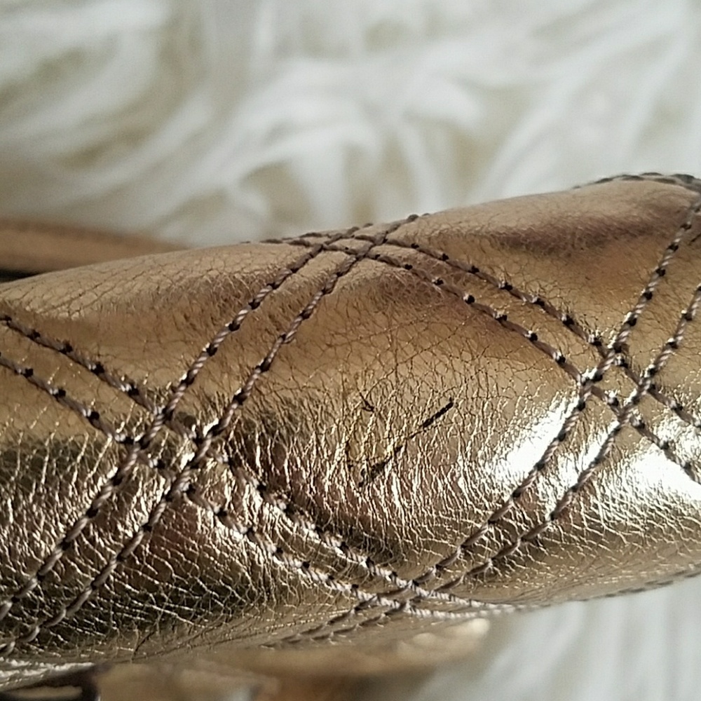 Marc Jacobs Quilted Gold Crossbody - Picture 7 of 8